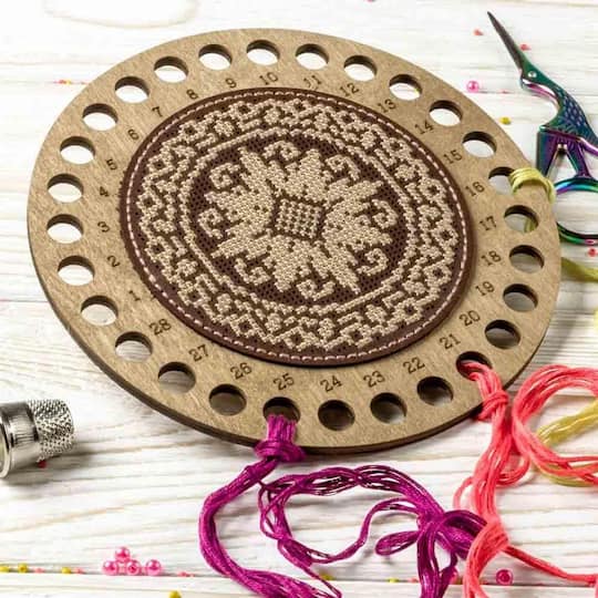 Wonderland Crafts Fair Isle Flower Thread Organizer Embroidery Kit